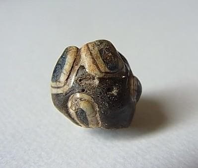 ★G2702★古代とんぼ玉 (A46)リアル！ 重層　8個の眼文　ガラスビーズ