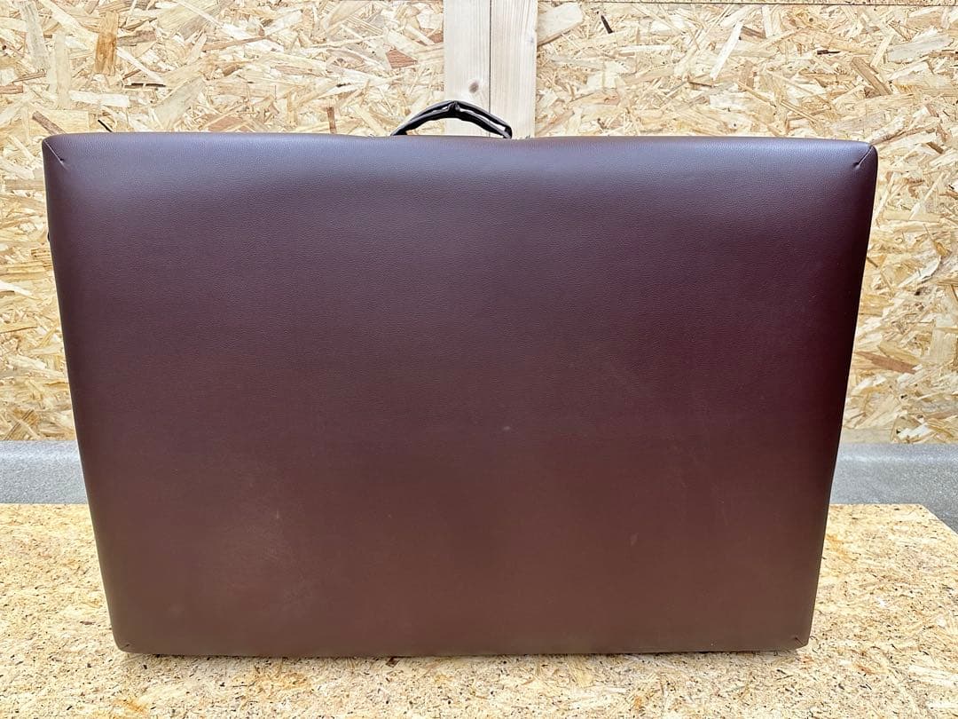 ビューティーガレージ⭐︎整体ベッド・エステ・施術台☆美品・折りたたみ式