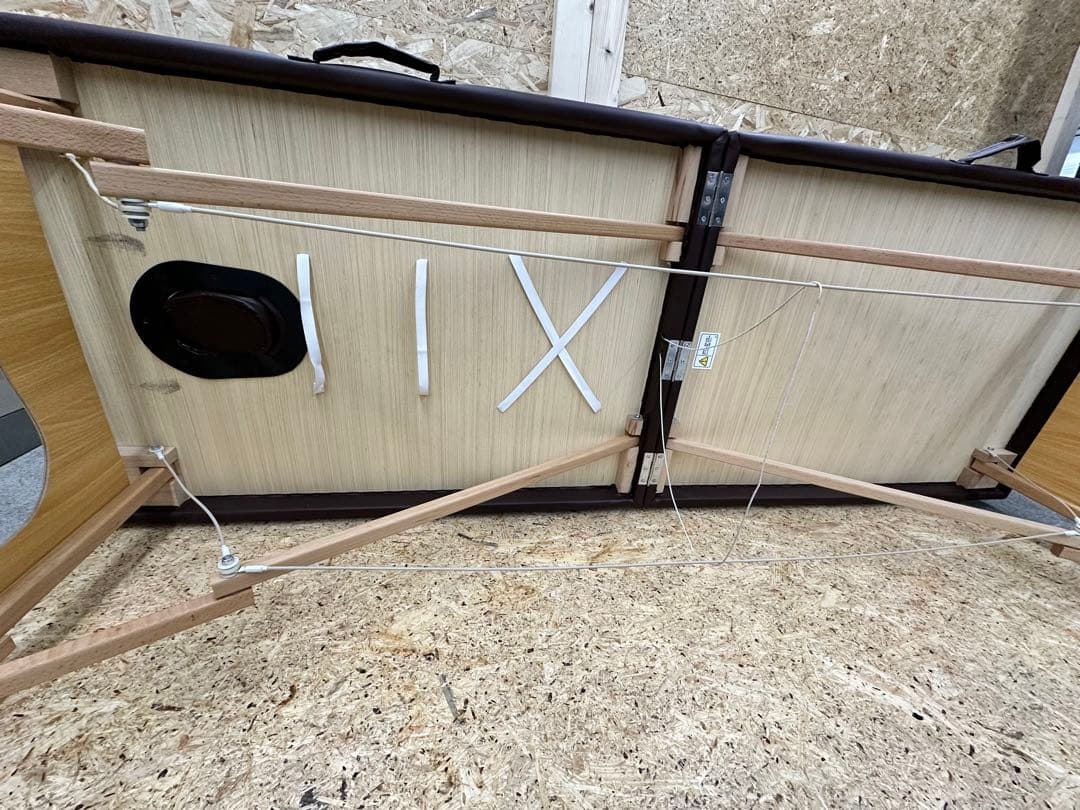 ビューティーガレージ⭐︎整体ベッド・エステ・施術台☆美品・折りたたみ式