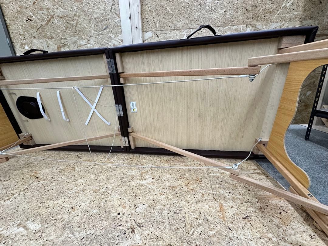 ビューティーガレージ⭐︎整体ベッド・エステ・施術台☆美品・折りたたみ式