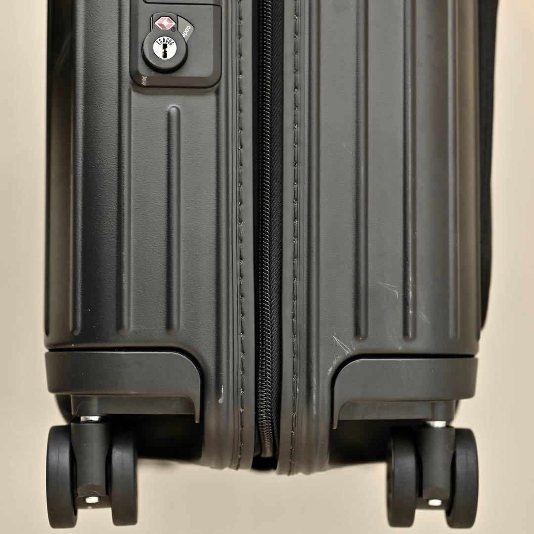 RIMOWA ESSENTIAL SLEEVE COMPACT マットブラック