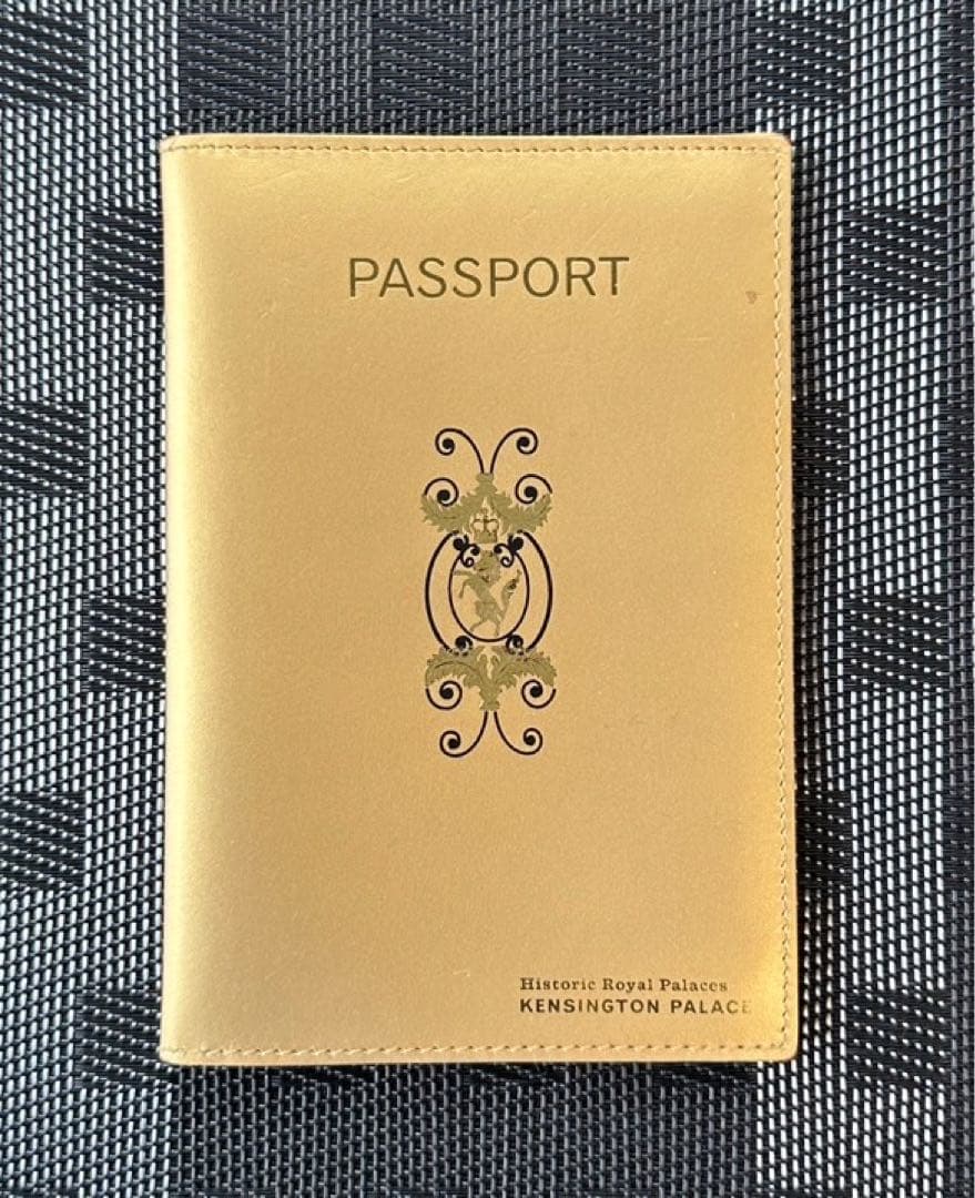 激レア　1点のみ　高級　ケンジトンパレス　パスポートケース