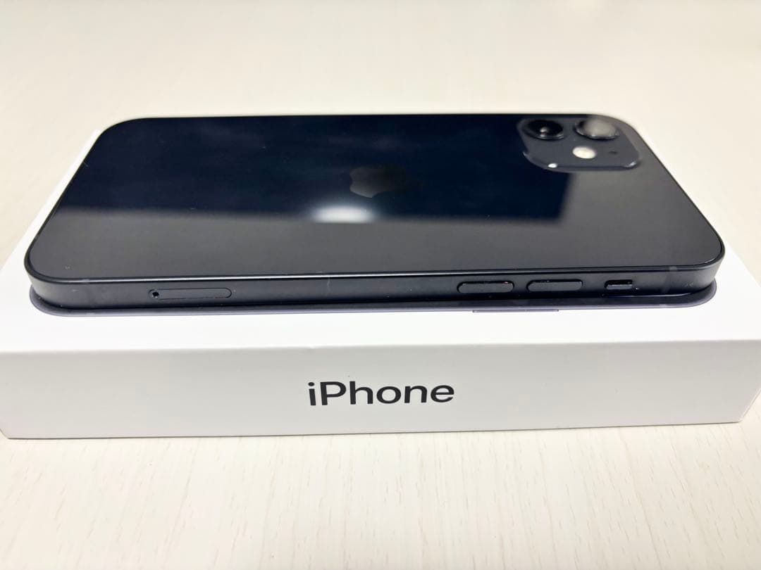 津*田様 Apple IPhone 12 Black 64GB SIMフリー 外