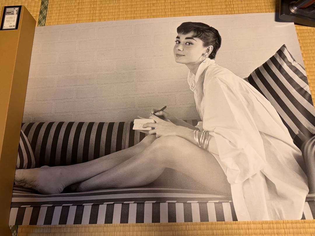 オードリー・ヘプバーン 写真展 公式グッズ B１大型 ポスター マークショウ