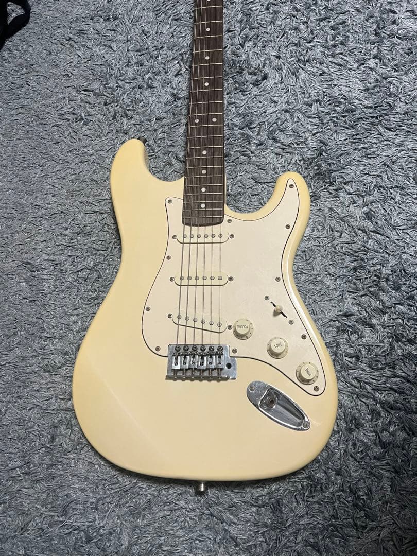 【SELDER】  エレキギター ストラトキャスタータイプ  【ケース付】