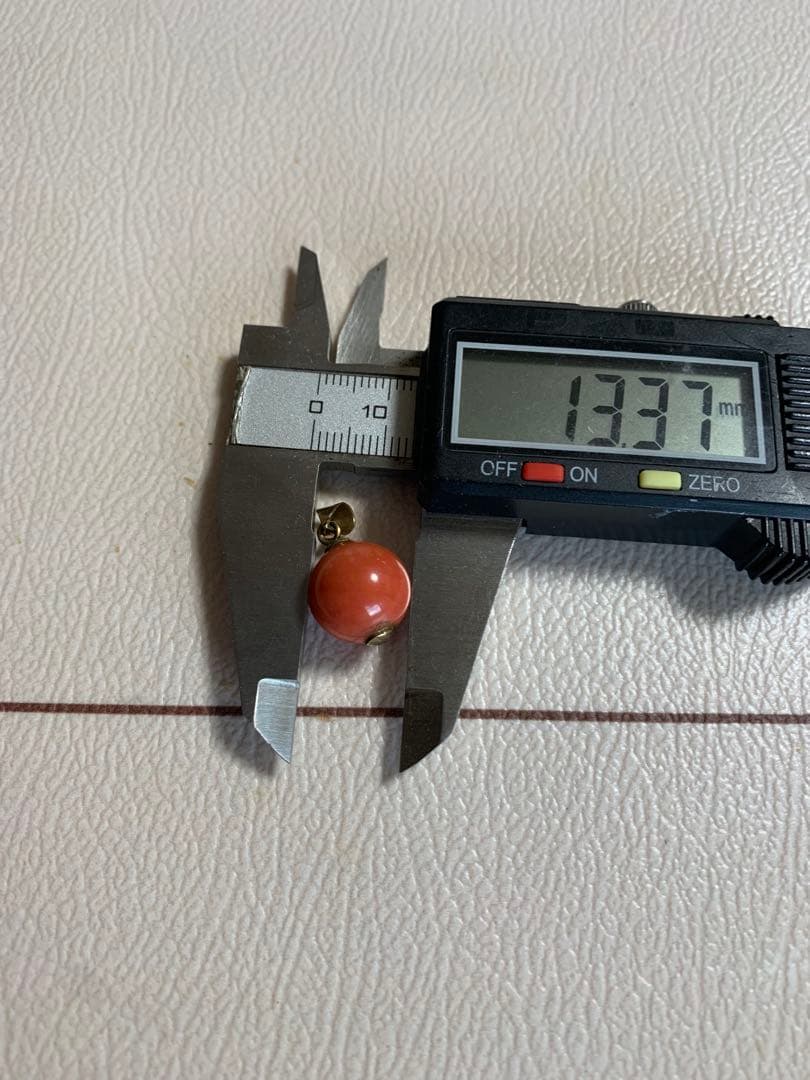 値下げK18赤珊瑚玉ネクレスのトップペンダントアンティーク品約13.36cm