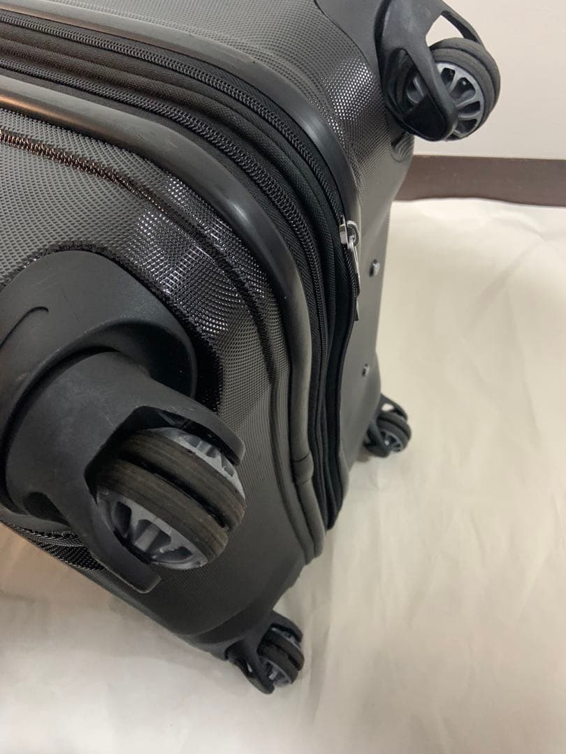 サムソナイト 大型 大容量 スーツケース 拡張機能付き TSAロック 二輪 黒