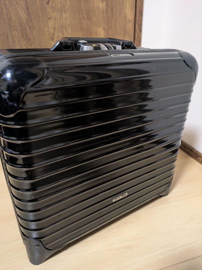 リモワ RIMOWA 機内持ち込み可2輪 ビジネストロリー ブラック