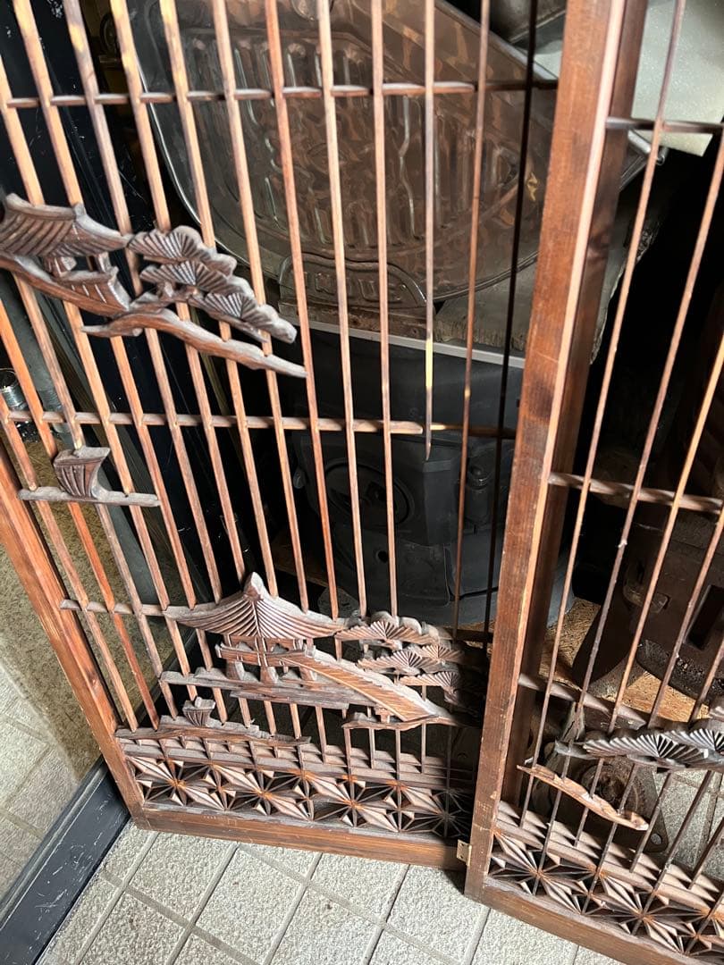 木製の彫刻障子、珍品障子、美しい障子、松の木や船、和室、衝立、風炉先 山水障子