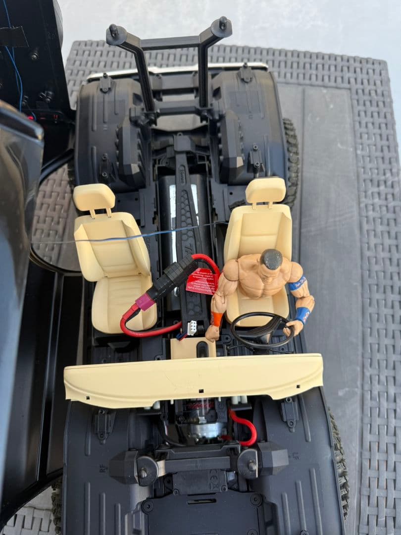 トラクサス TRX4 フォードブロンコ カスタム