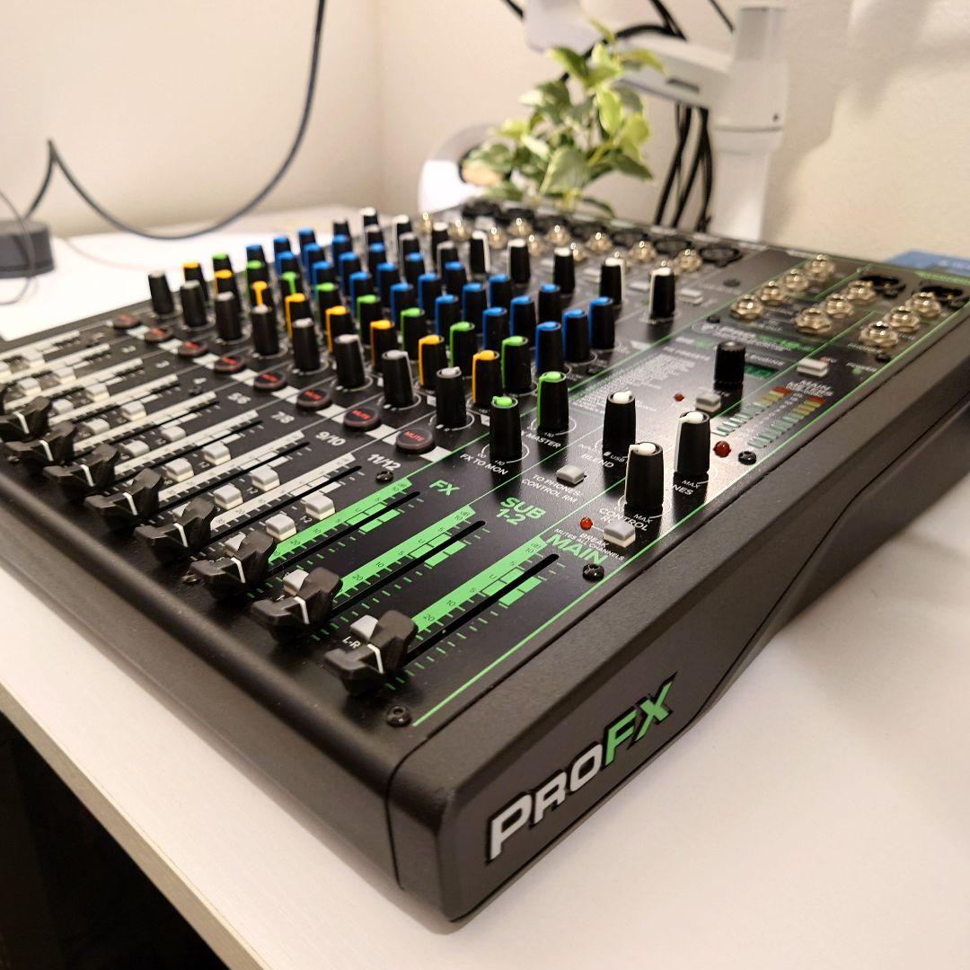 Mackie ProFX12v3 プロフェッショナルオーディオミキサー