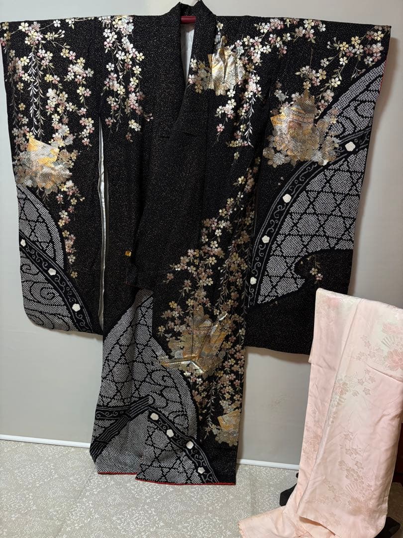 黒絞り　金箔細工　振袖　桜花図　豪華　トールサイズ　裄65.5身丈170㎝
