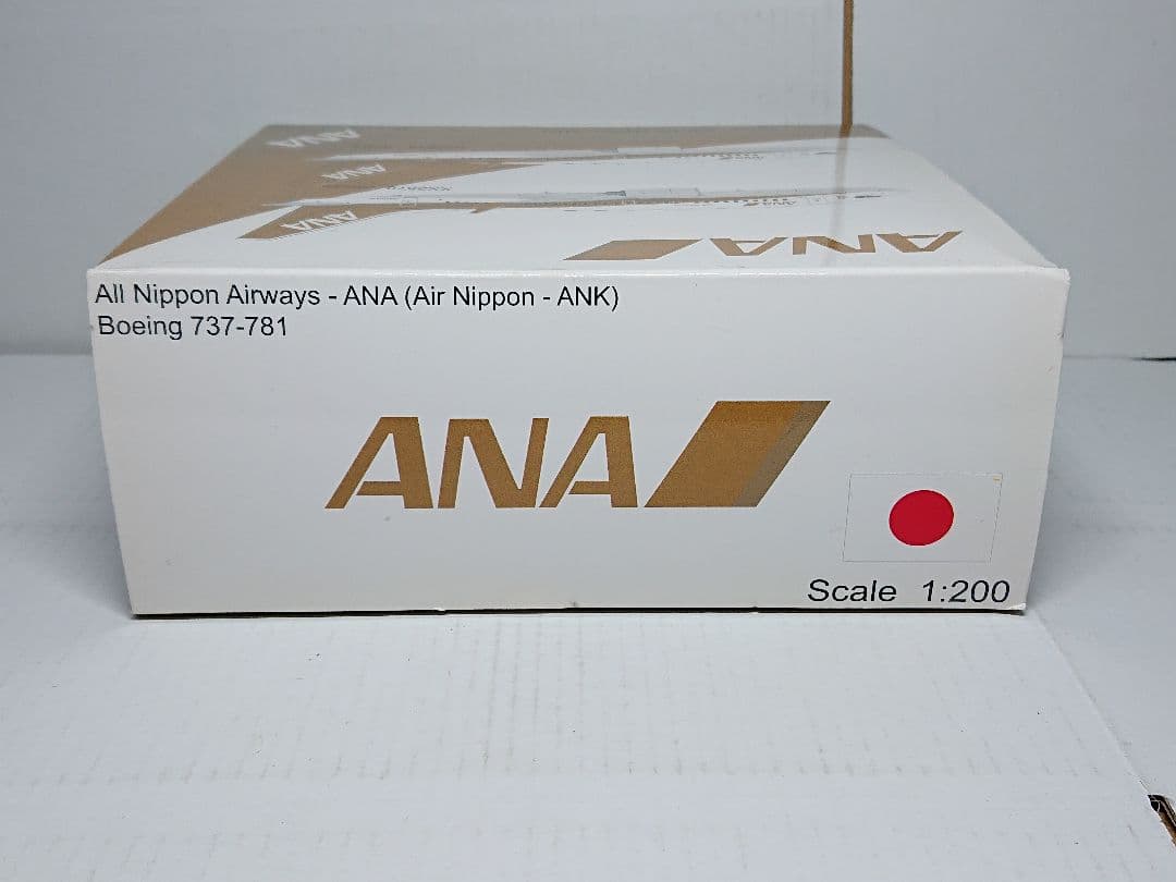 JC WINGS 1/200 B737-781 ANA ゴールドジェット