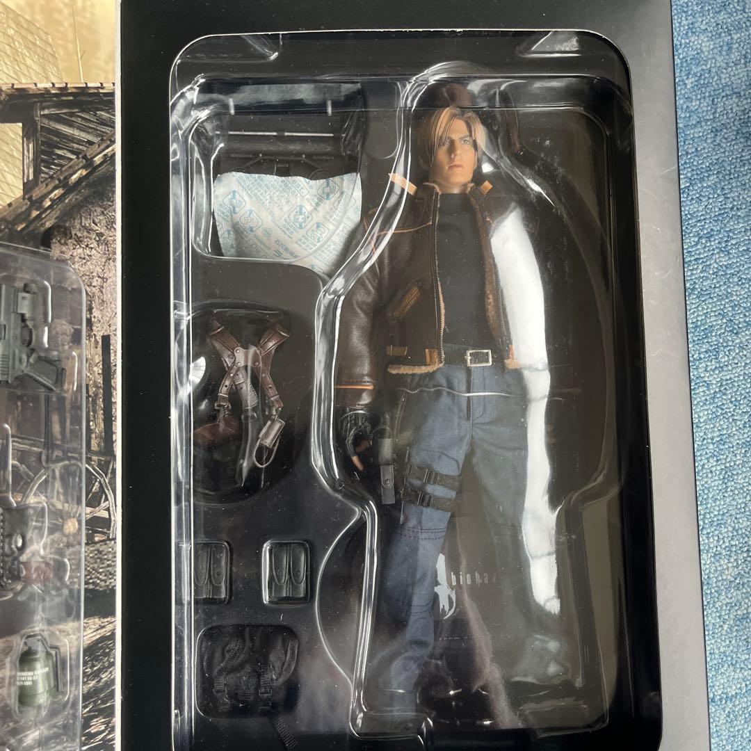 新品★バイオハザード4 1/6スケールフィギュア　レオン　ホットトイズ