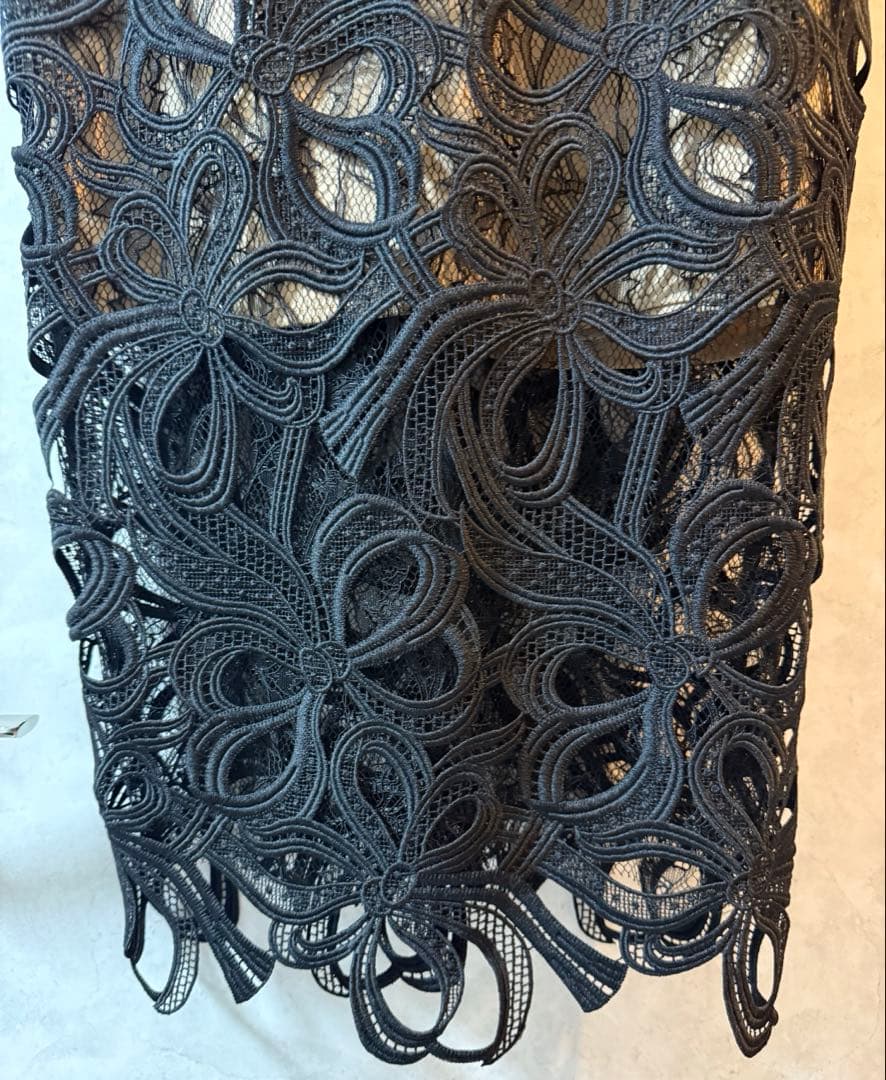 エルケイ　ブラックレースミディドレス フリル付き