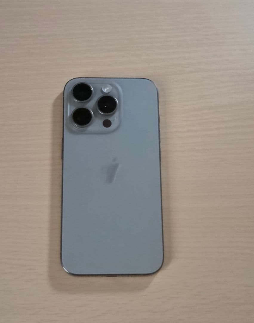 美品　Apple iPhone 15 Pro
