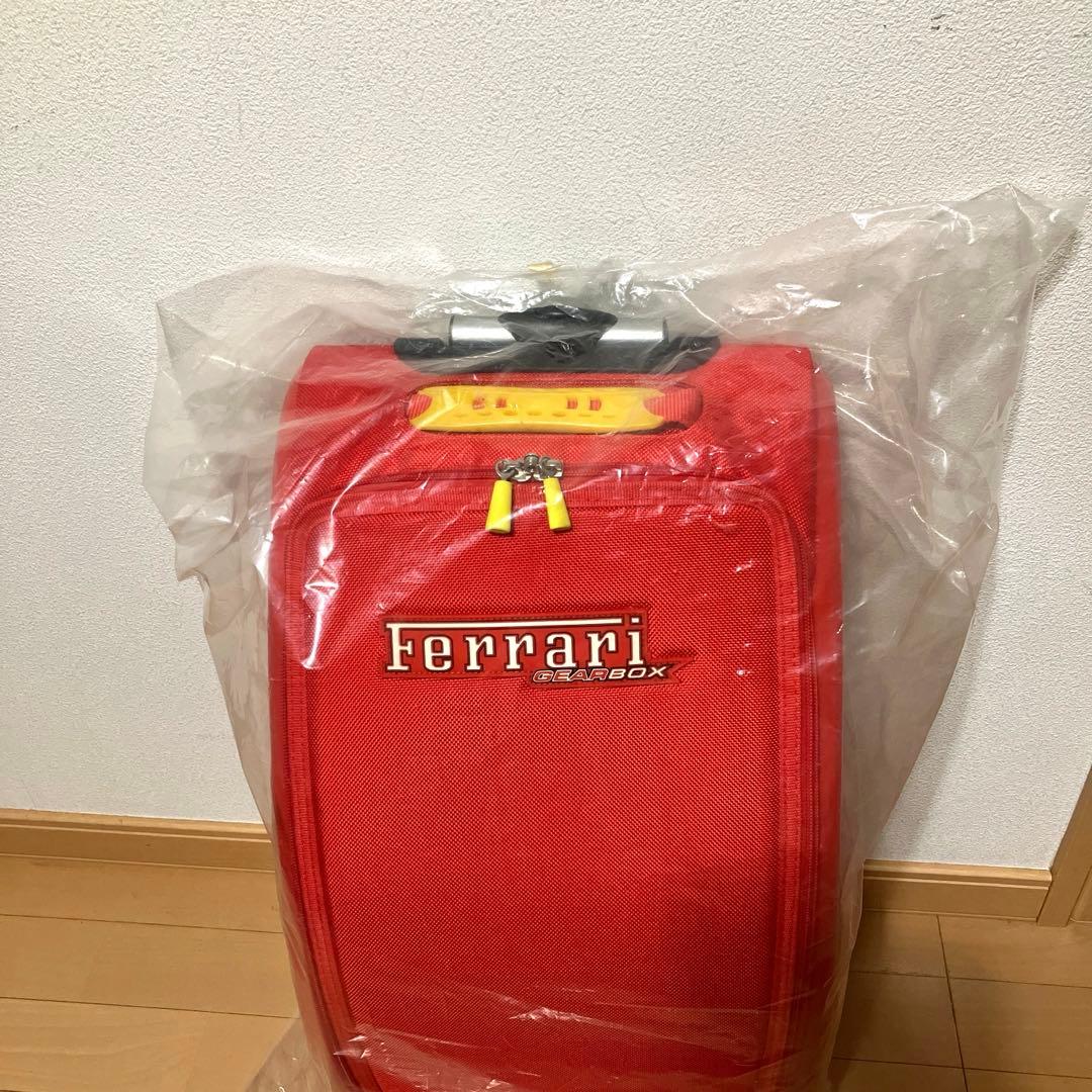 新品未使用　Ferrari フェラーリ　キャリーケース　シェルケース　自立式