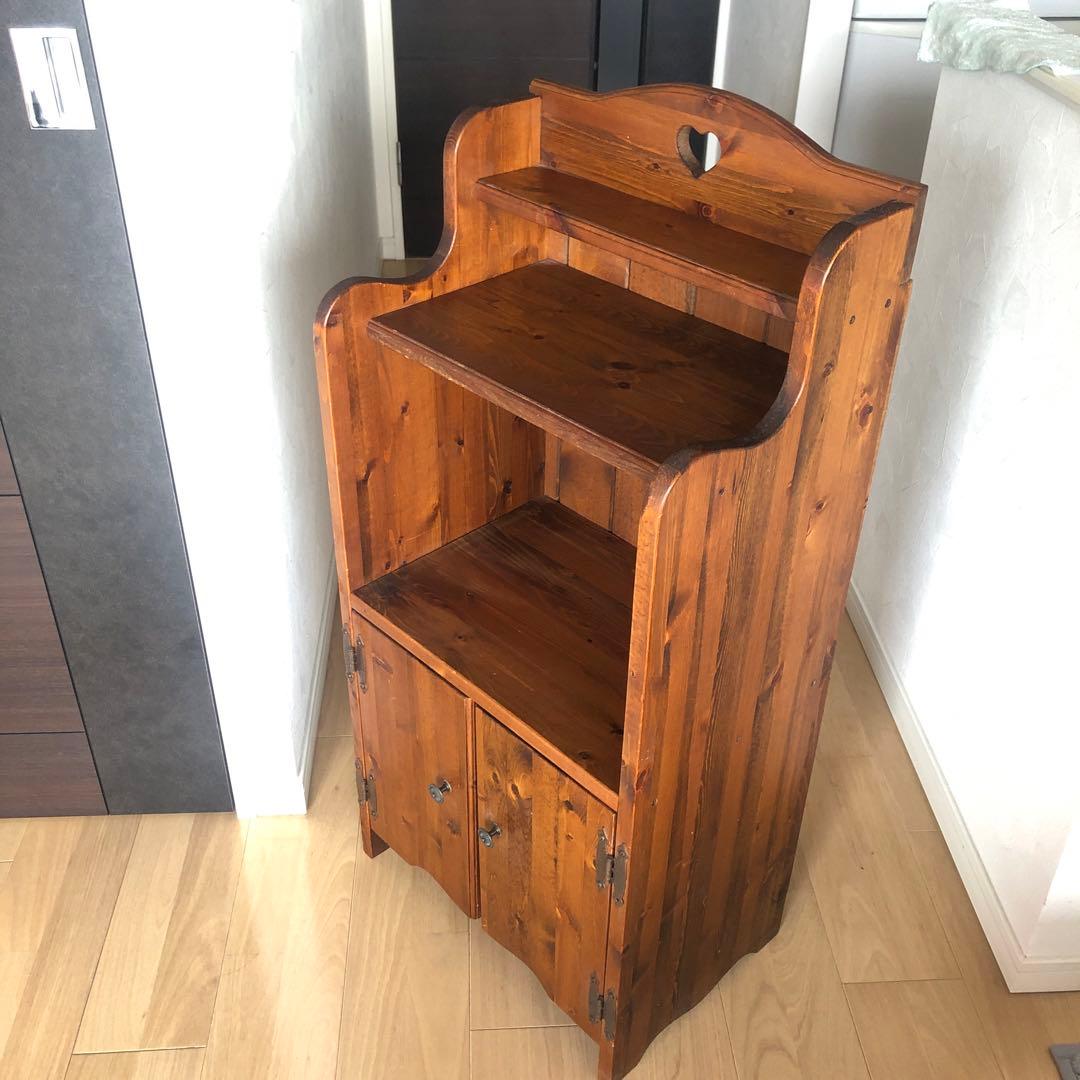 カントリー家具　木製ハート型シェルフ 収納付き