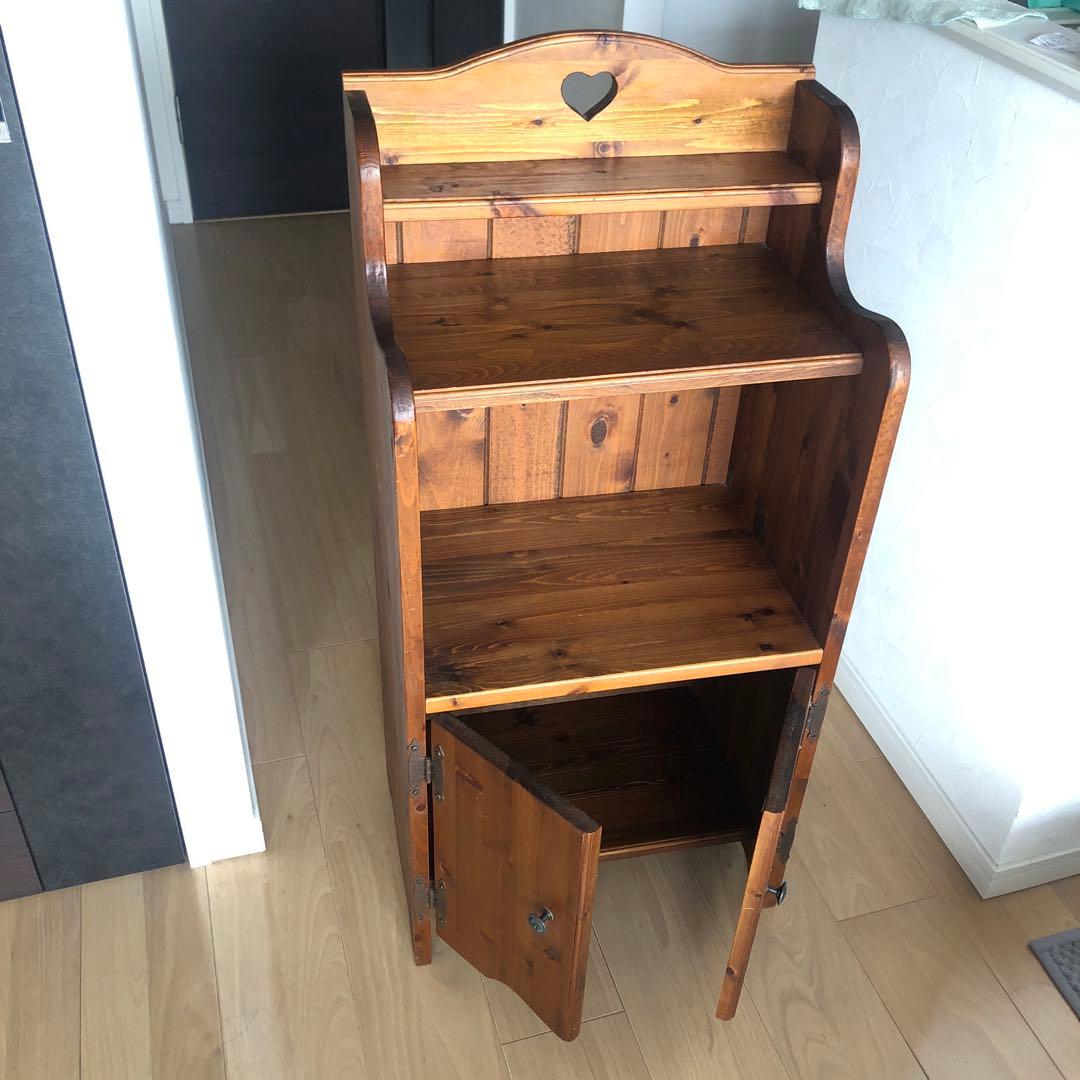 カントリー家具　木製ハート型シェルフ 収納付き