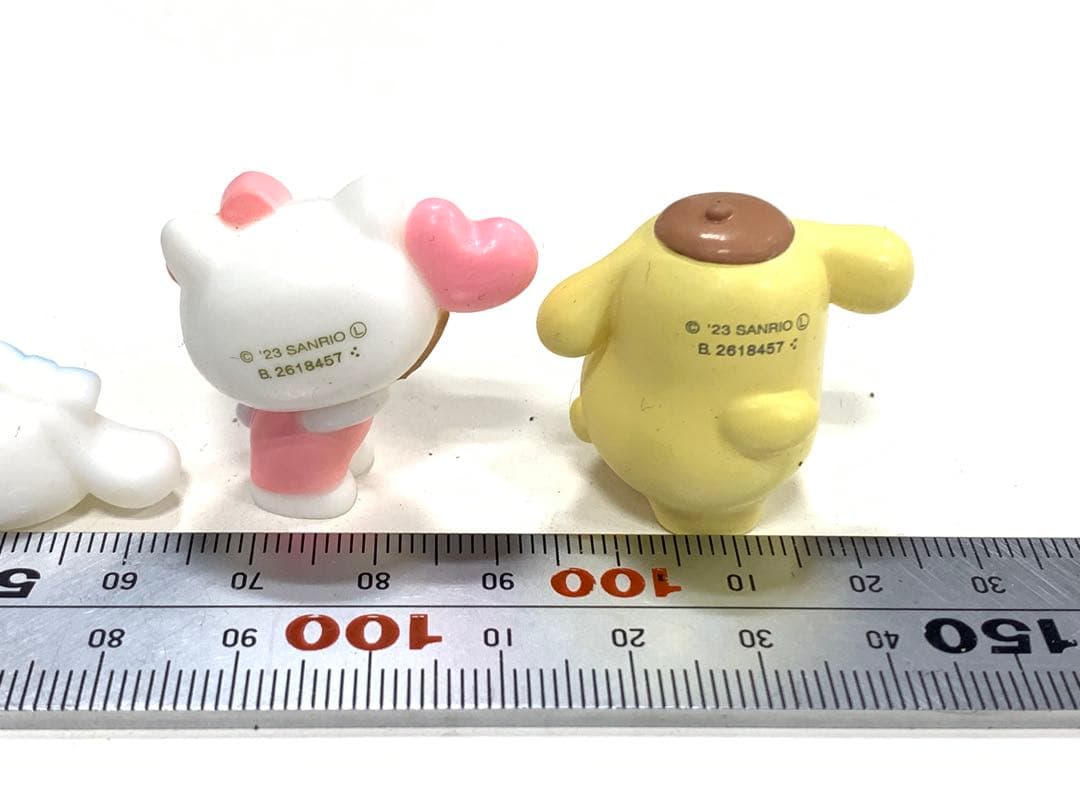 サンリオキャラクター　シナモンロール　キティちゃん　ポムポムプリン