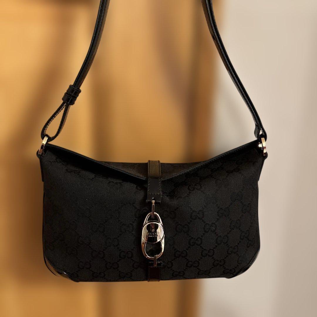 GUCCI グッチ　ショルダーバッグ　エナメル