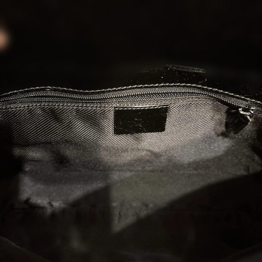 GUCCI グッチ　ショルダーバッグ　エナメル