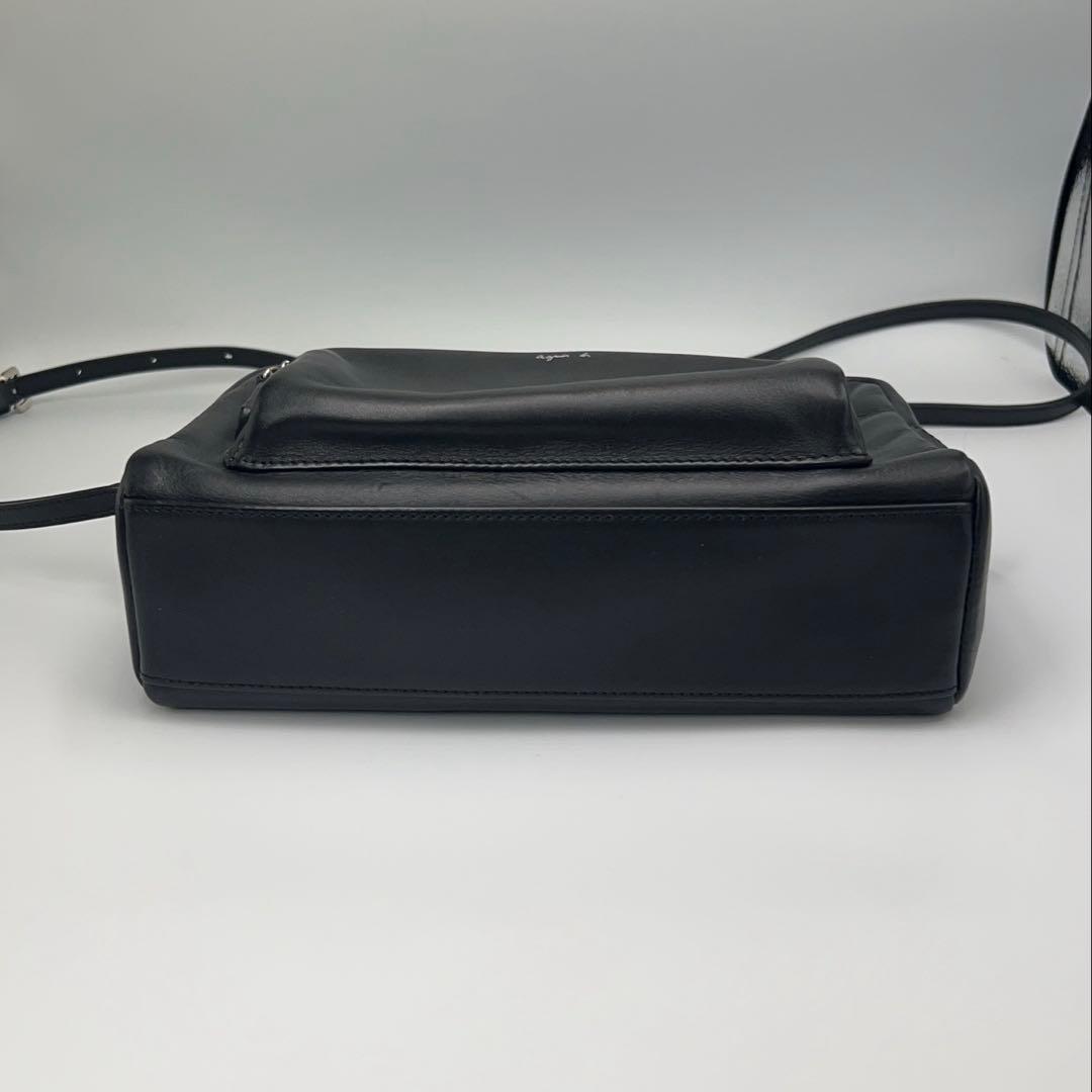 美品✨agnes b.アニエスベー　カメラバッグ　ショルダー レザー　ブラック
