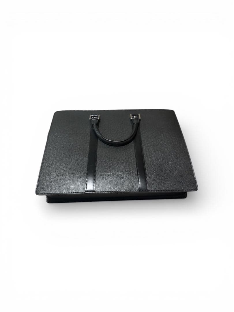 ルイヴィトン タイガ ポルトドキュマン ロザン アルドワーズ ブラック