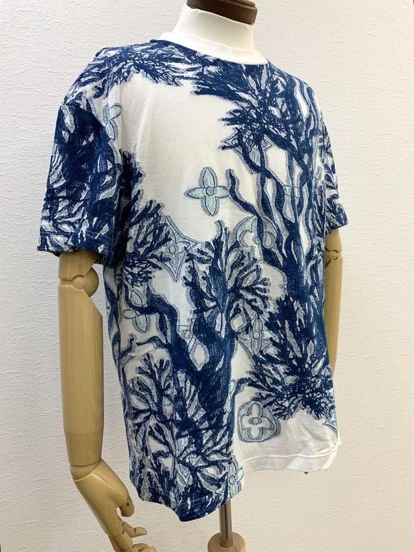 LOUIS VUITTON　グラフィックモノグラムTシャツ　Lサイズ　⭐︎
