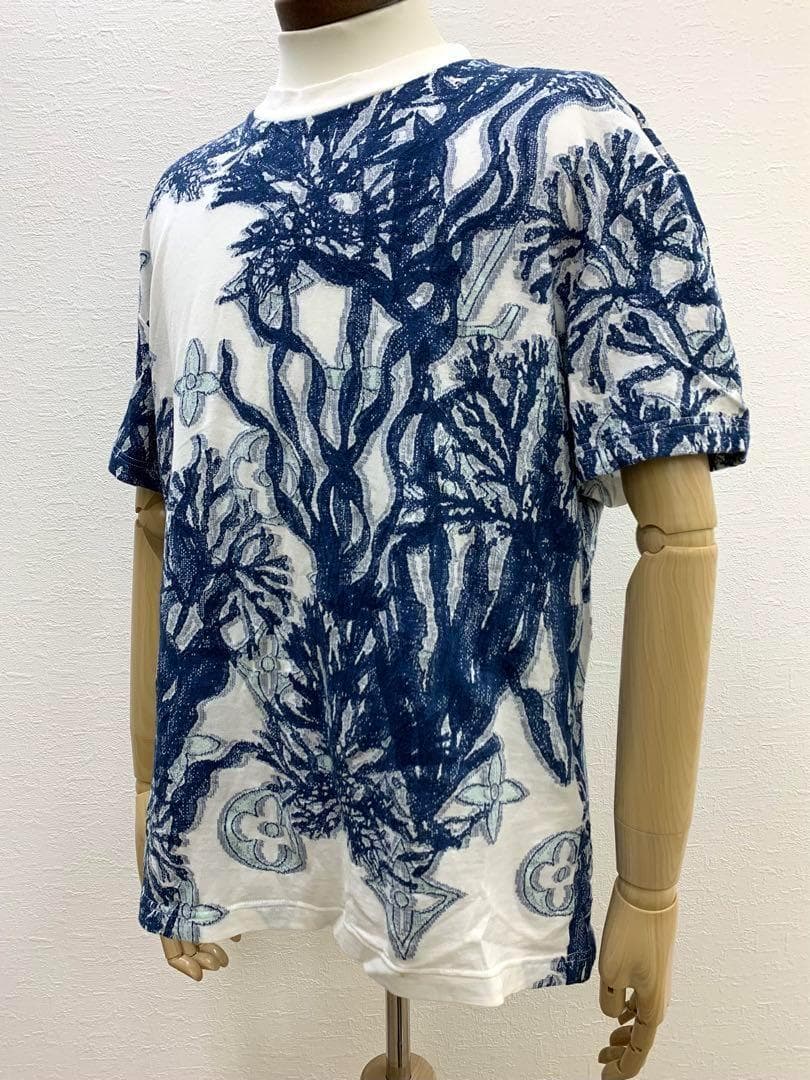 LOUIS VUITTON　グラフィックモノグラムTシャツ　Lサイズ　⭐︎