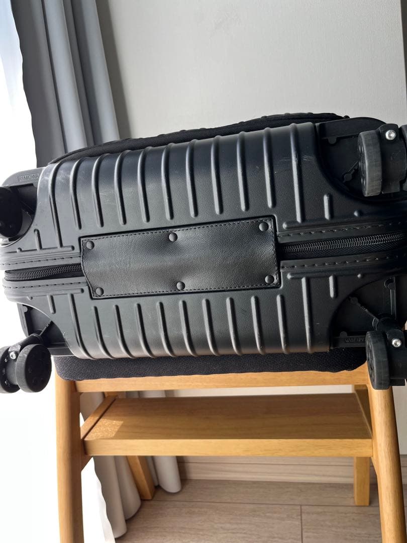 【美品】リモワ　ESSENTIAL SLEEVE コンパクト