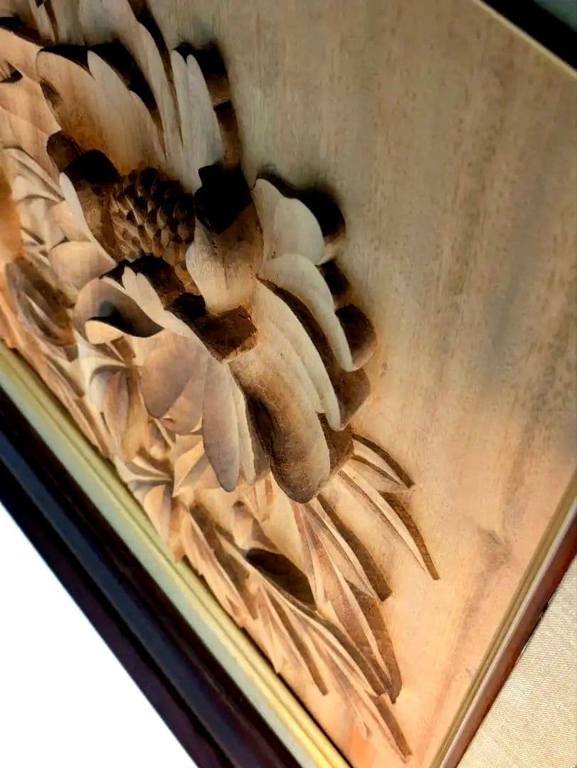 井波彫刻大きめ額、牡丹の花と蕾、作家落款あり