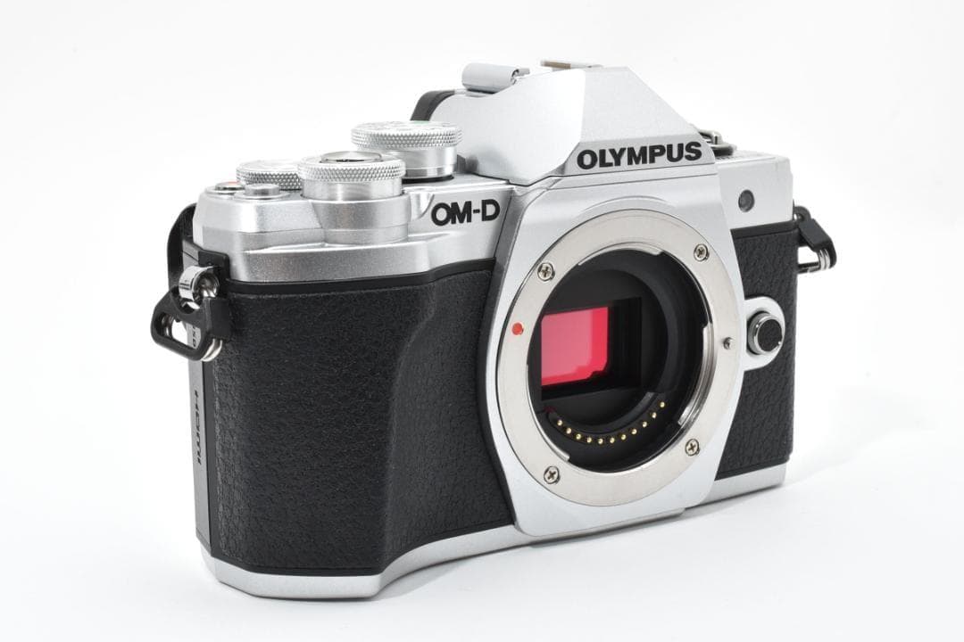 ■ ほぼ新品 ■ OLYMPUS E-M10 III ボディ <S数1726回>
