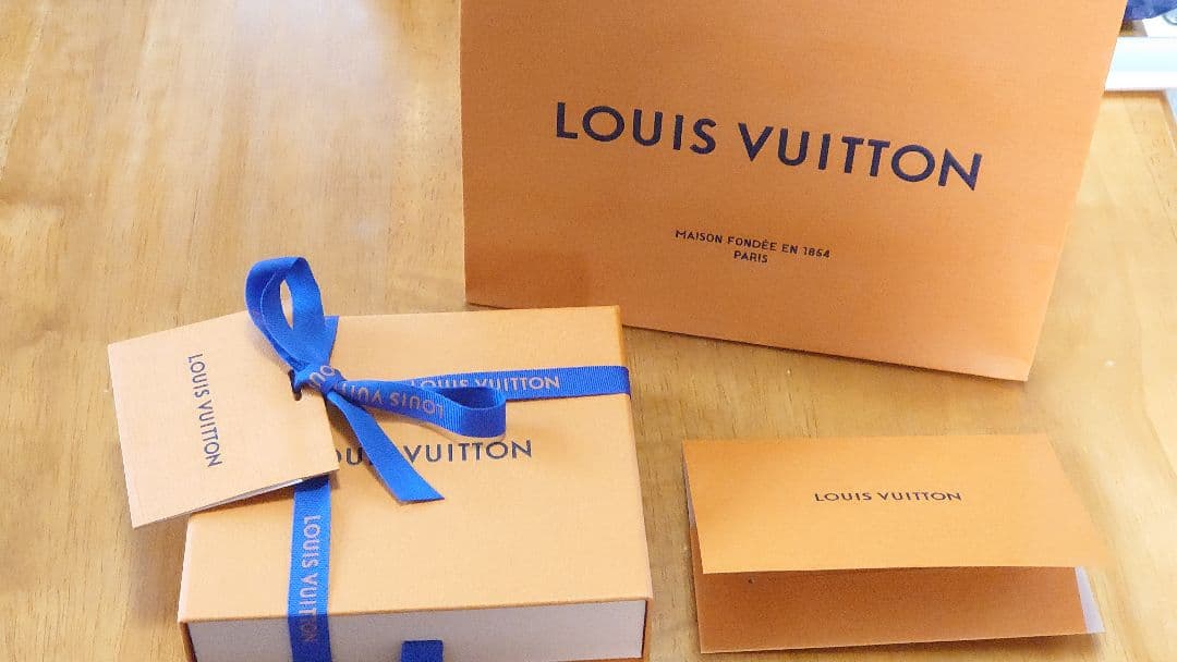 LOUIS VUITTON ジッピーパース 小銭入れ