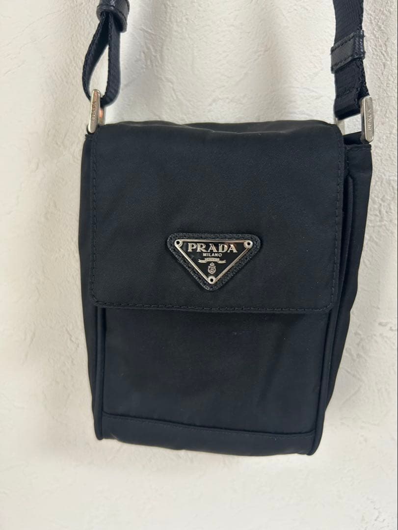 PRADA プラダ　ブラック ショルダーバッグ　未使用　本日限定値下げ
