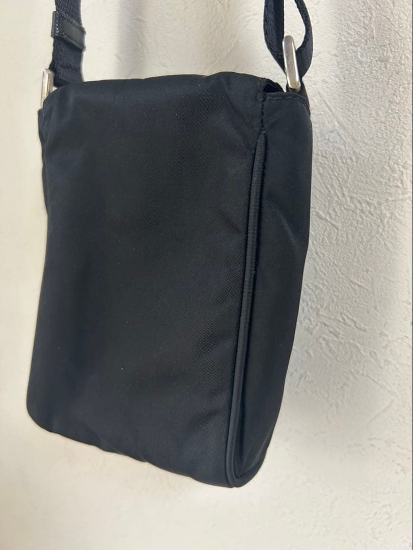 PRADA プラダ　ブラック ショルダーバッグ　未使用　本日限定値下げ