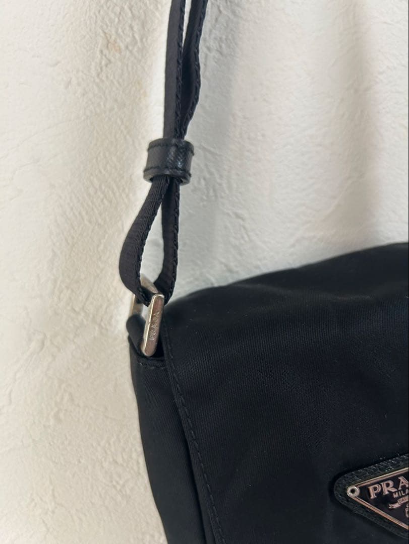 PRADA プラダ　ブラック ショルダーバッグ　未使用　本日限定値下げ