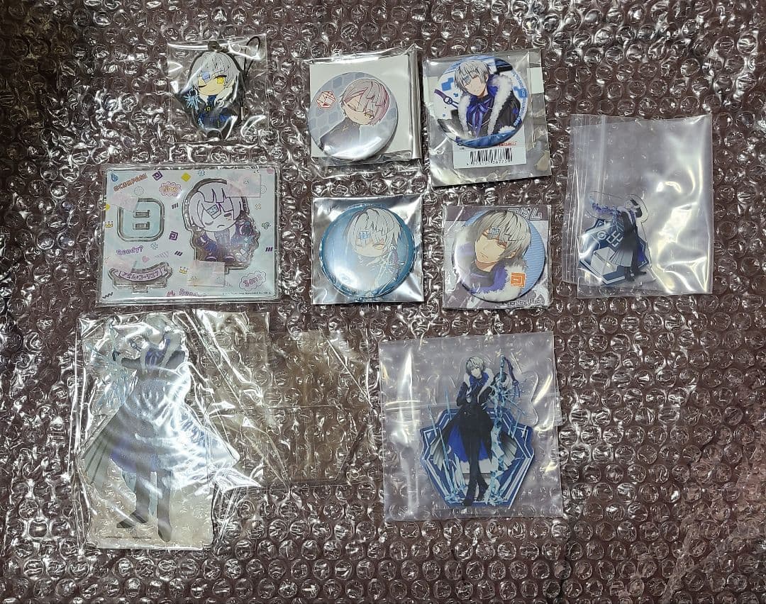 コンパス　アダム　非売品　缶バッジ　アクリルスタンド　ラバーストラップ　チャーム