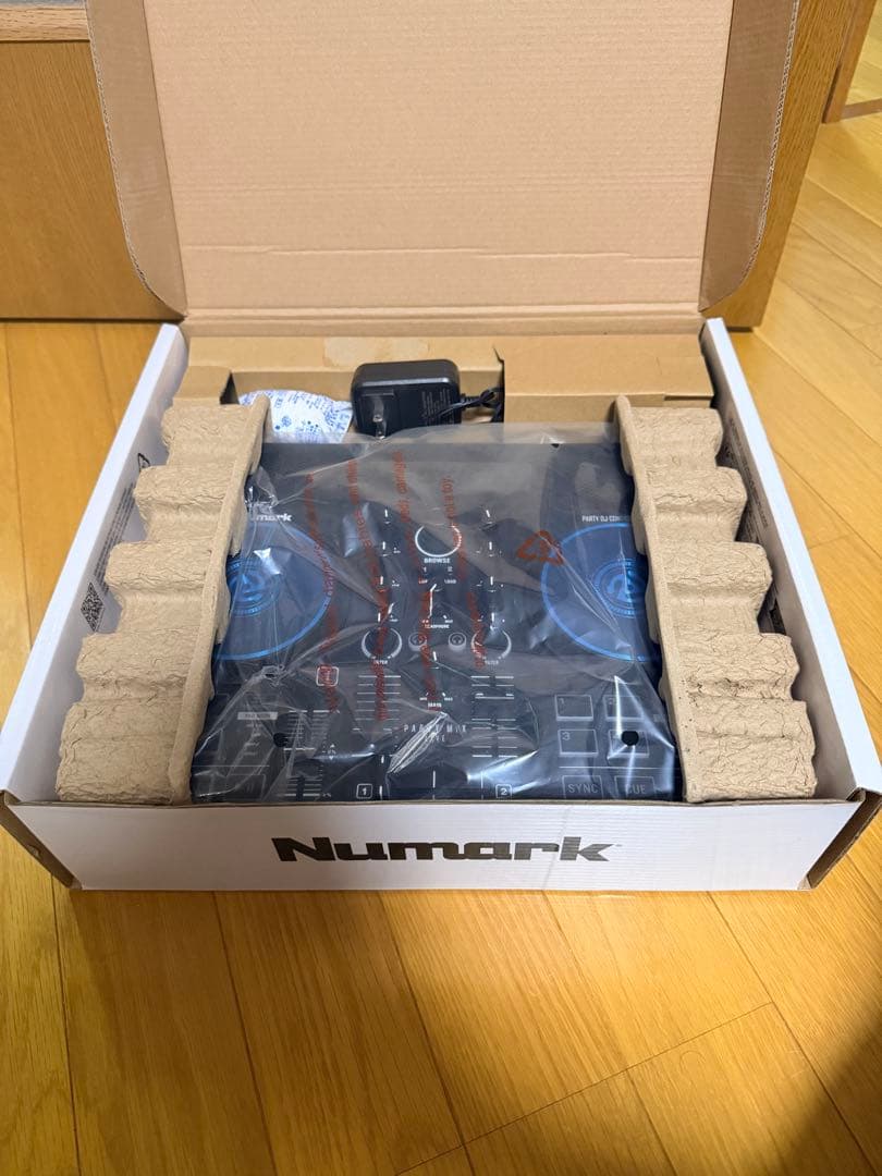 【ぼぼ新品】Numark Party Mix Live DJコントローラー