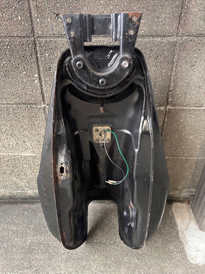 YAMAHA xjr400 4hm 前期　タンク　送料無料　即日配送