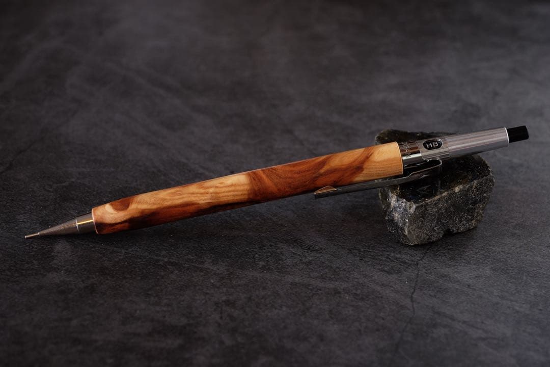 高村杢工房PG5木軸カスタムシャープペンシル0086 伊勢杉油杢 紅白