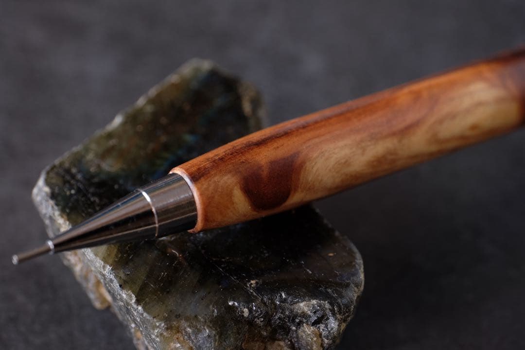 高村杢工房PG5木軸カスタムシャープペンシル0086 伊勢杉油杢 紅白