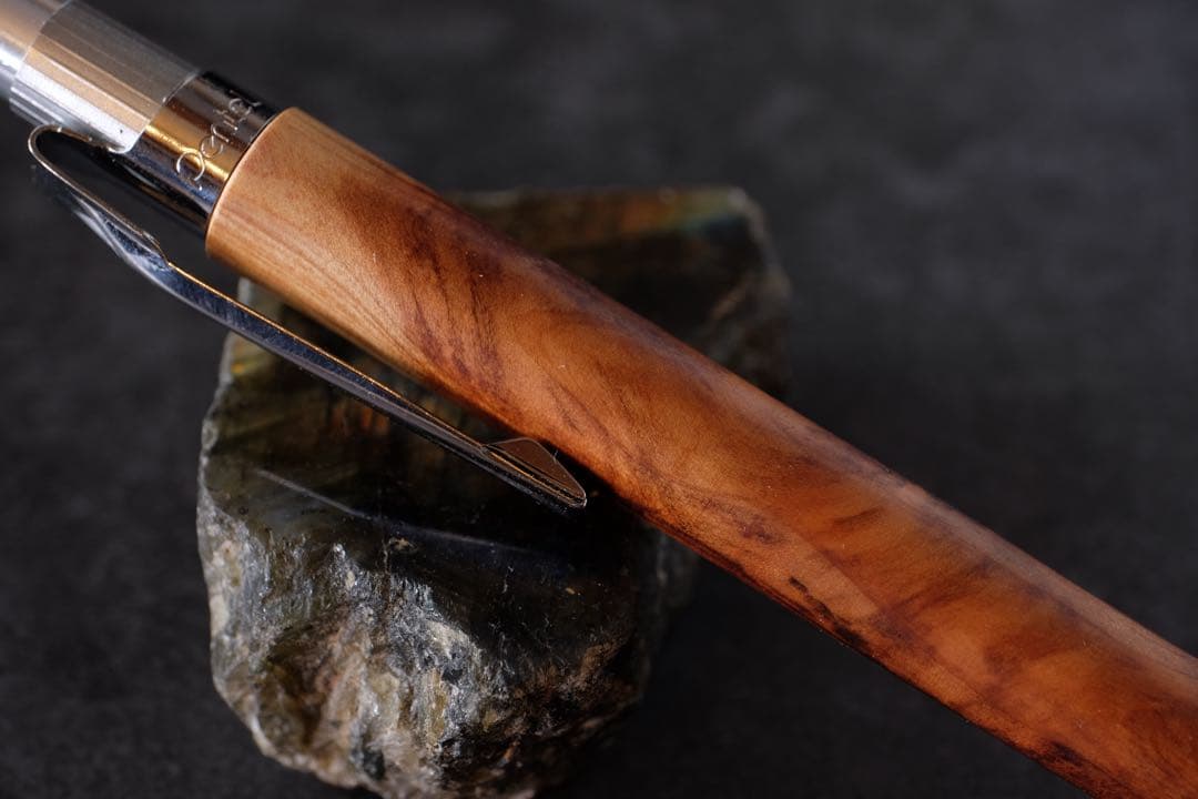 高村杢工房PG5木軸カスタムシャープペンシル0086 伊勢杉油杢 紅白