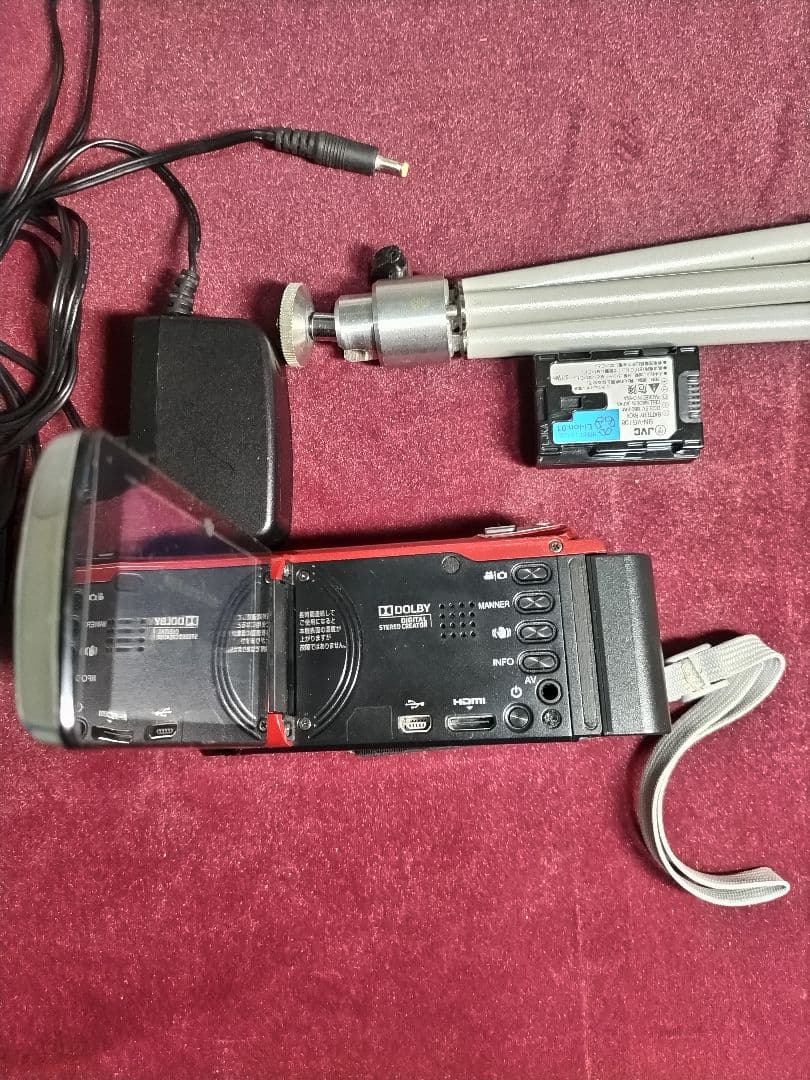 【使用回数 3回】JVC フルHD ビデオカメラ 充電のコード以外ありません
