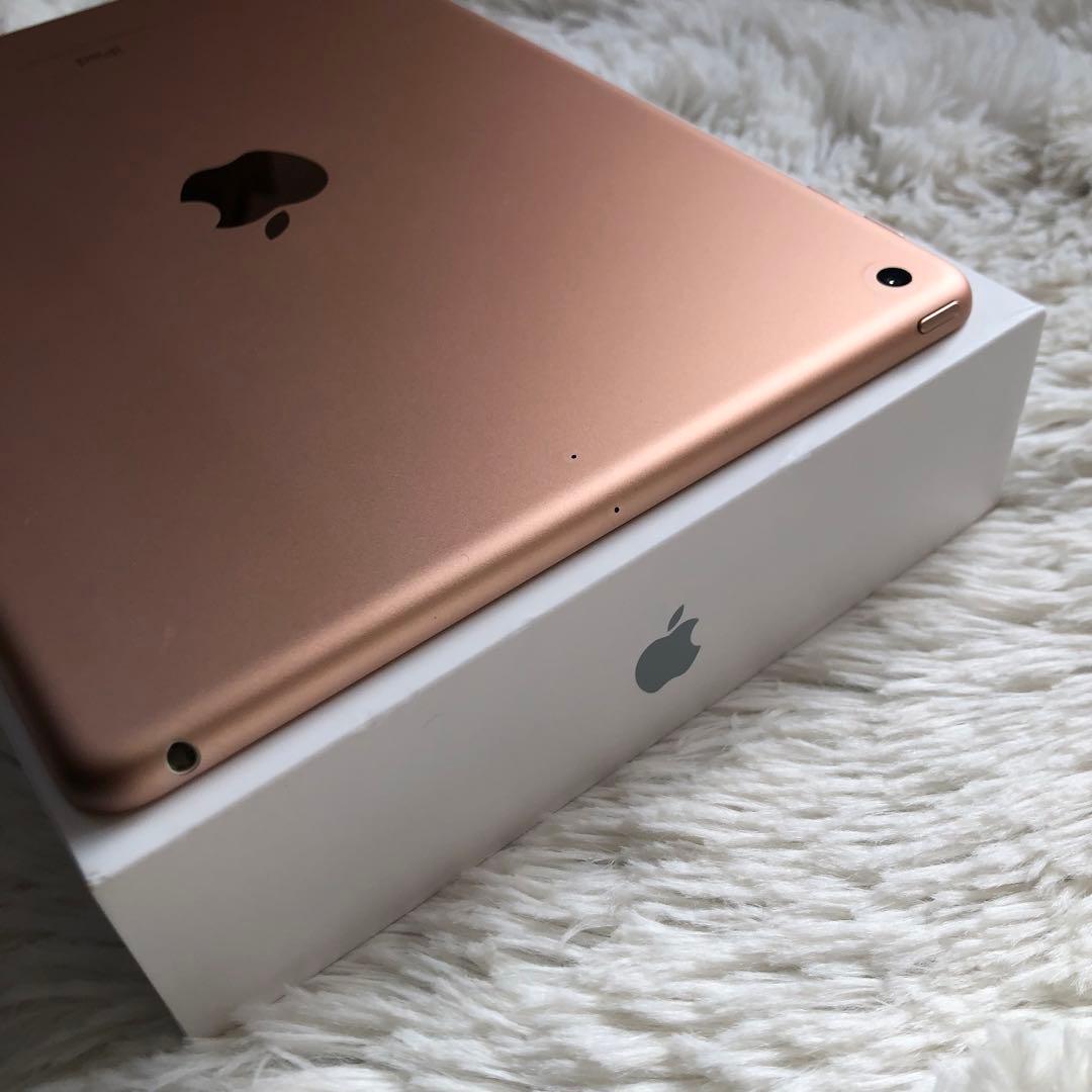 【完動品】iPad 第6世代 128GB 【すぐ発送】【付属品】