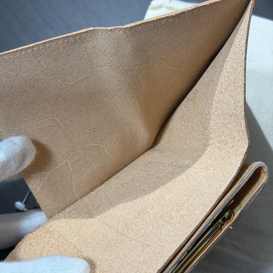 【新品未使用】イルビゾンテ 二つ折り がま口 財布 ヌメ ナチュラル