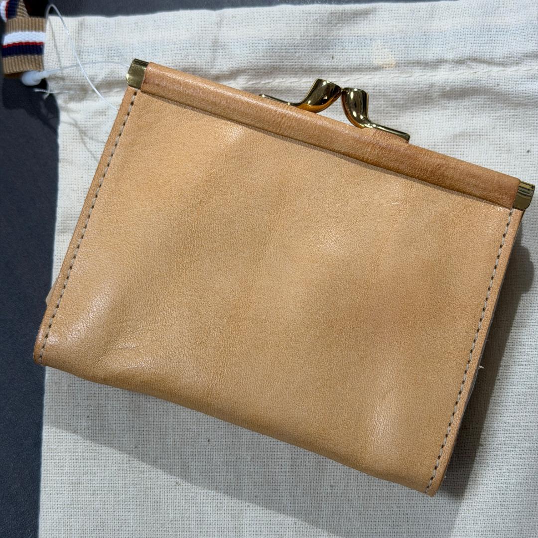 【新品未使用】イルビゾンテ 二つ折り がま口 財布 ヌメ ナチュラル