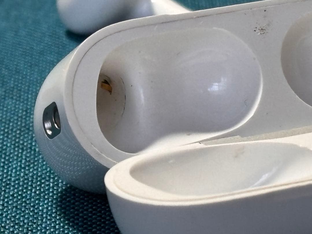 Apple AirPods Pro 2ライトニング 充電ケース付き