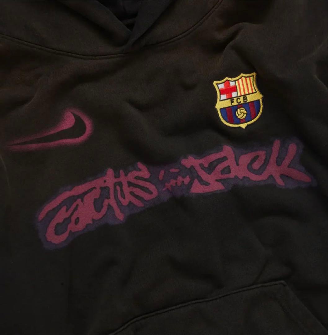 Travis Scott Nike バルセロナ　トラヴィス　ナイキ　パーカー