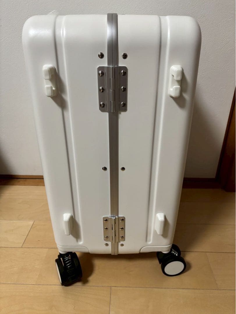 スーツケース 子どもが乗れる キャリーケース 40ℓ 機内持ち込み可 ホワイト